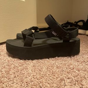 platform black tevas